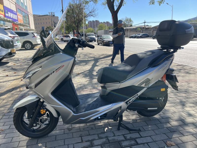 QJMOTOR 鸿250