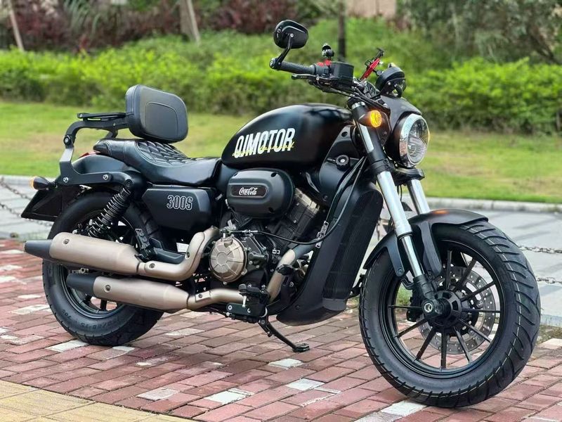 QJMOTOR 闪300S