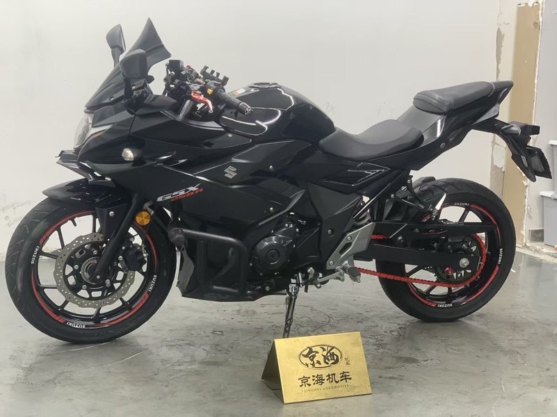 豪爵铃木 GSX250R