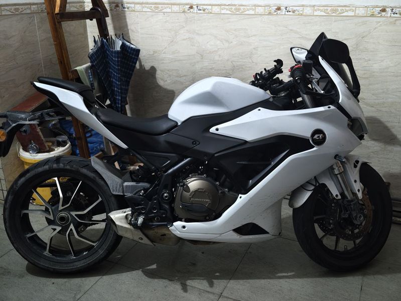 QJMOTOR 赛400