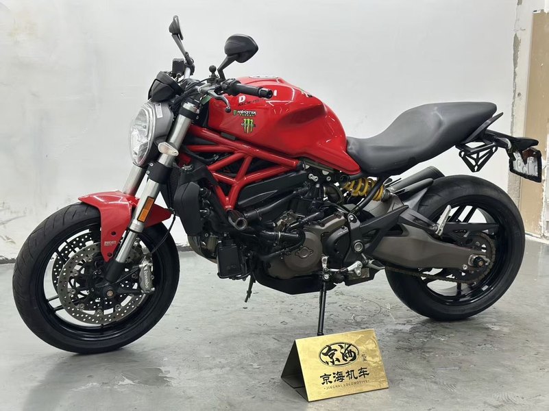 杜卡迪 Monster 821