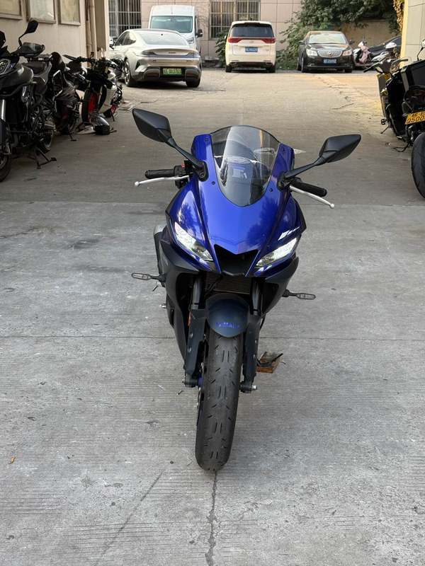 雅马哈 YZF-R3