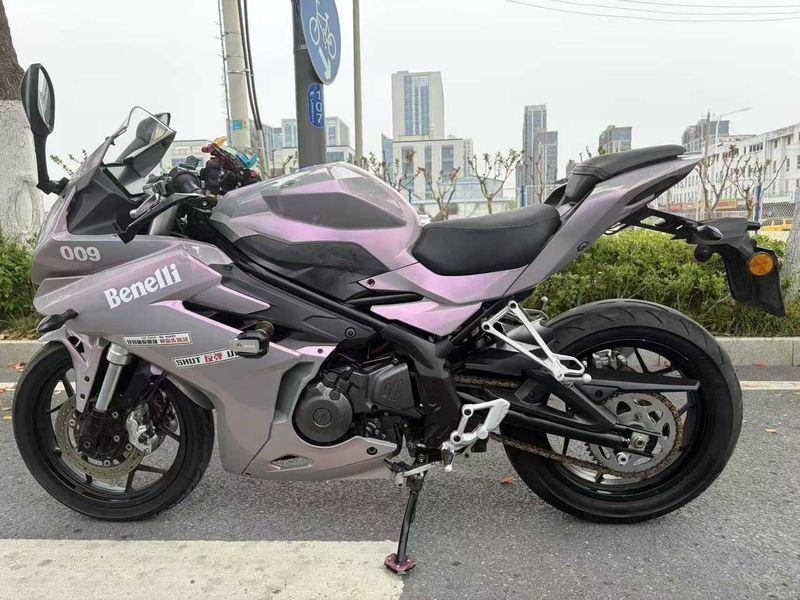 贝纳利 龙卷风 Tornado 302R