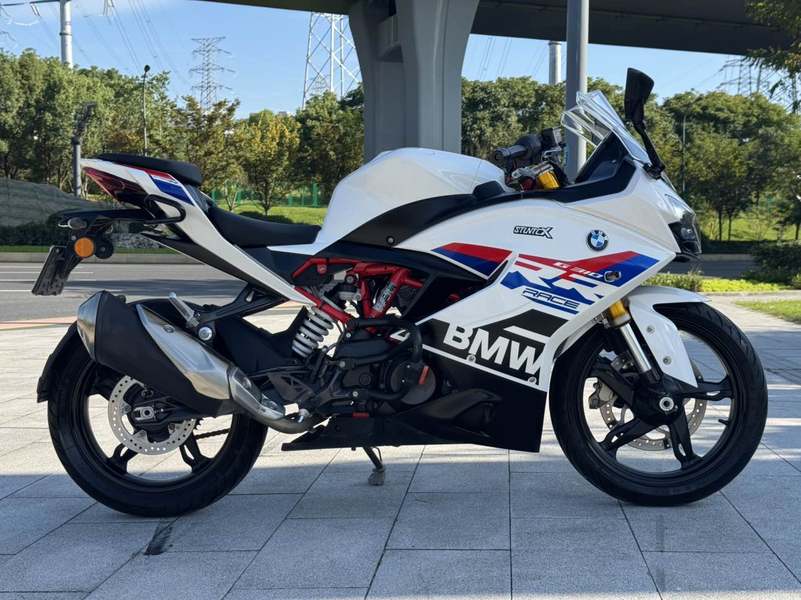 宝马 G 310 RR