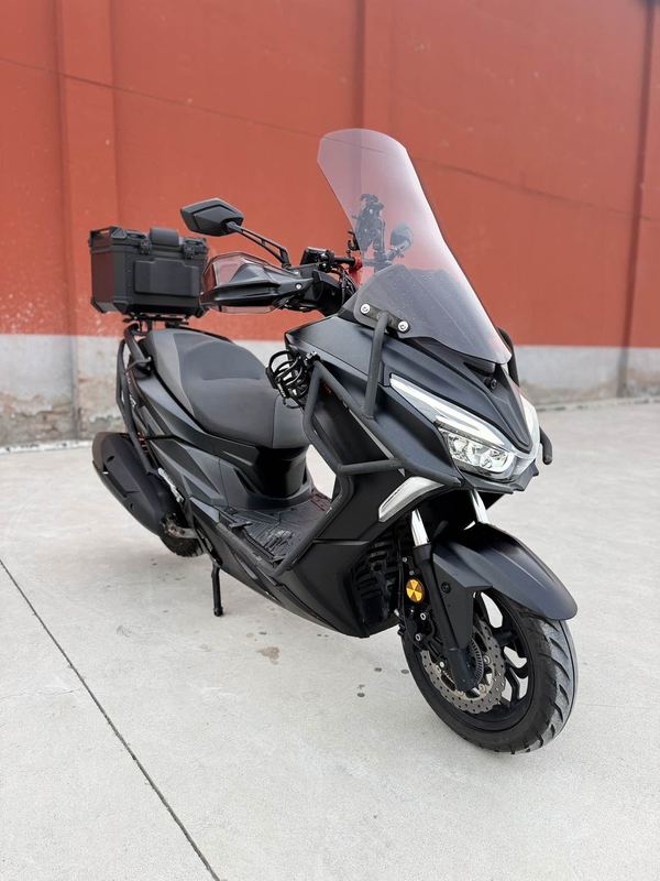 QJMOTOR 鸿250