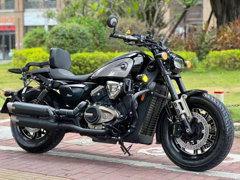 QJMOTOR 闪600