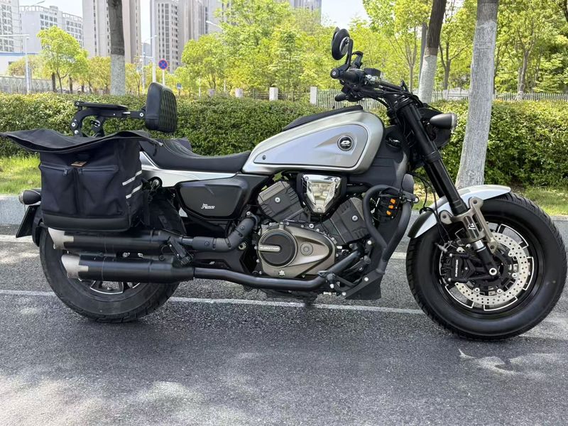 QJMOTOR 闪600