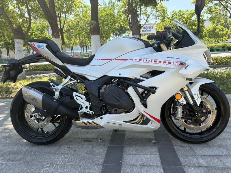 QJMOTOR 赛600