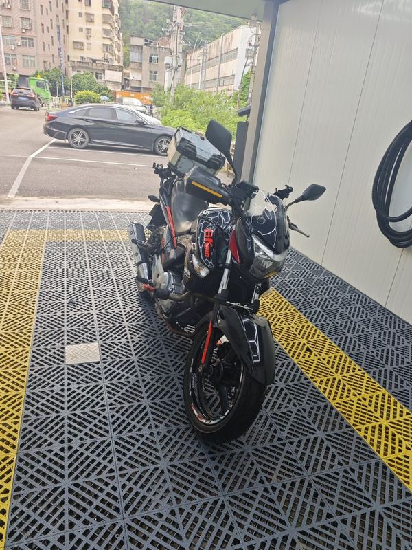 豪爵铃木 骊驰 GW250