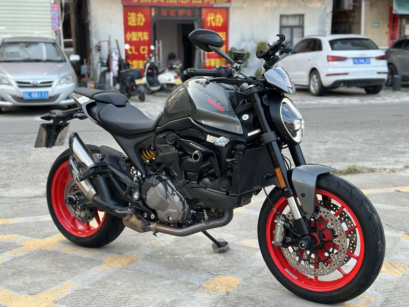杜卡迪 Monster 950