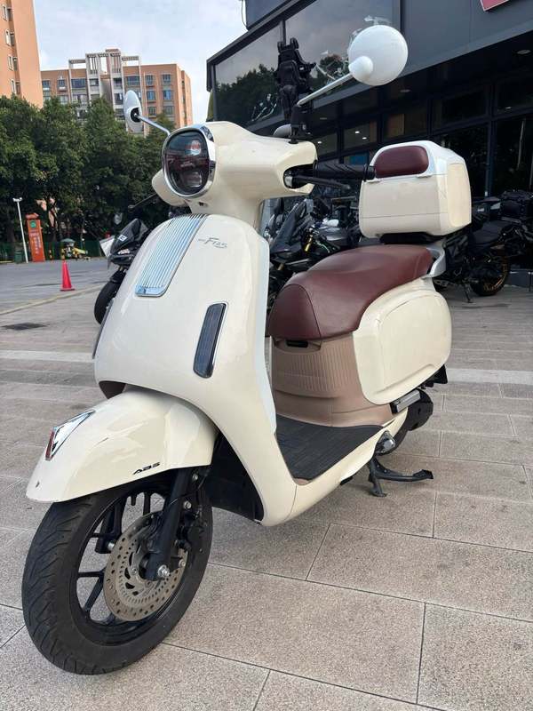五羊本田 NWF125