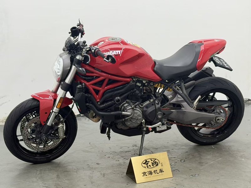 杜卡迪 Monster 821