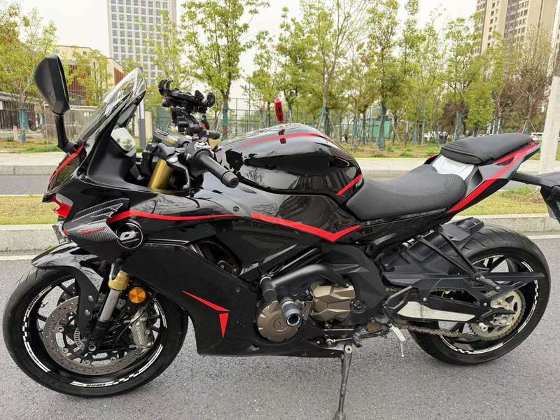 QJMOTOR 赛600