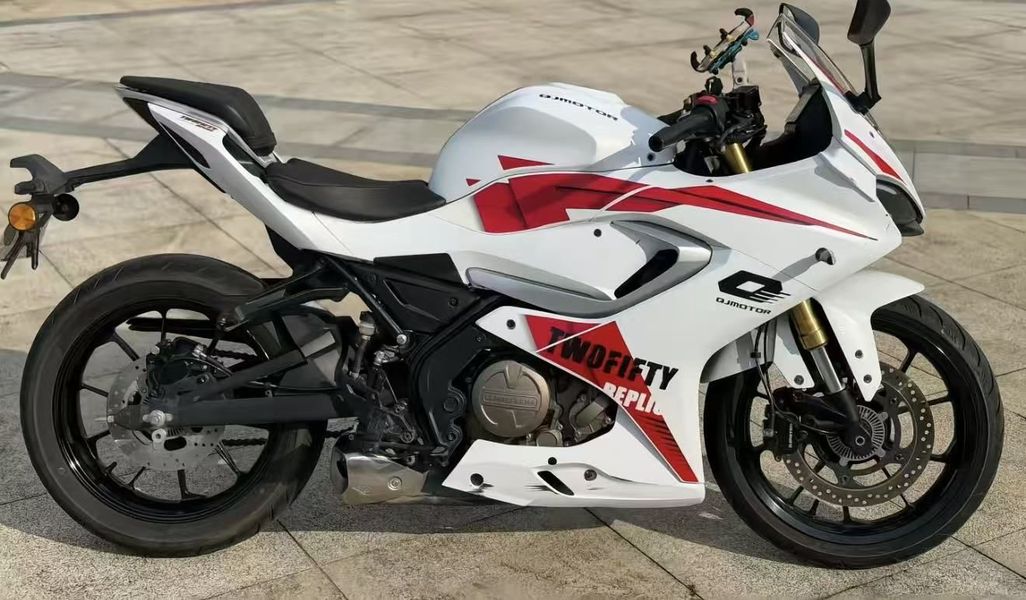 QJMOTOR 赛250