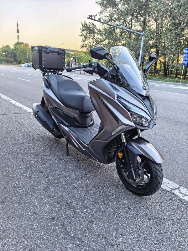 QJMOTOR 鸿250