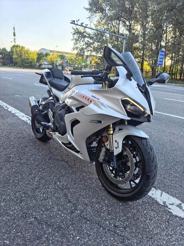 QJMOTOR 赛600