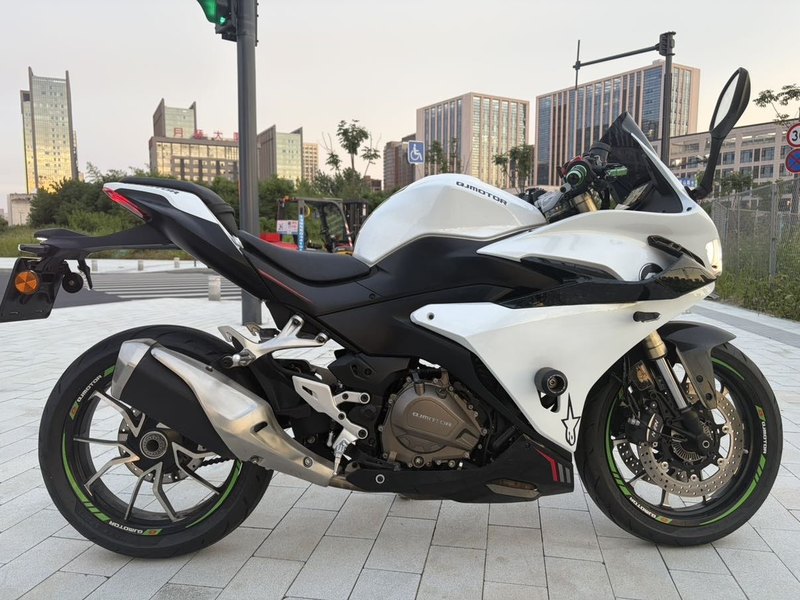 QJMOTOR 赛450