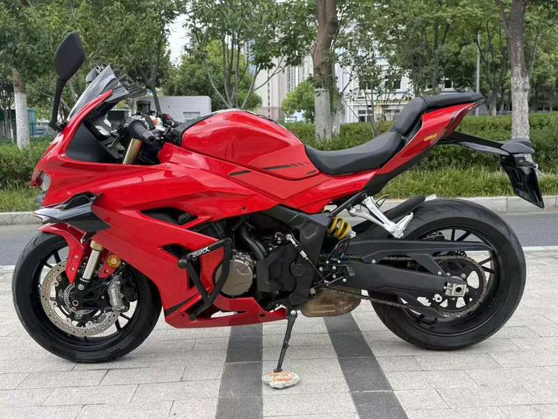 QJMOTOR 赛600