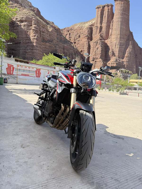QJMOTOR 追600