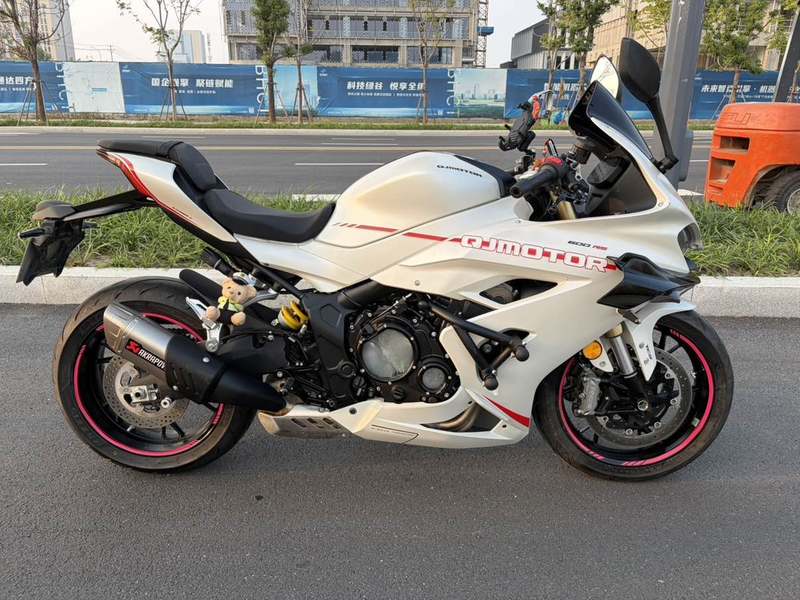QJMOTOR 赛600