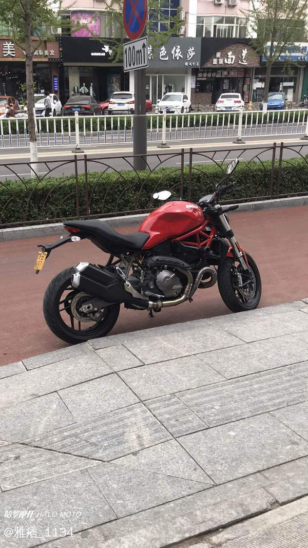 杜卡迪 Monster 821