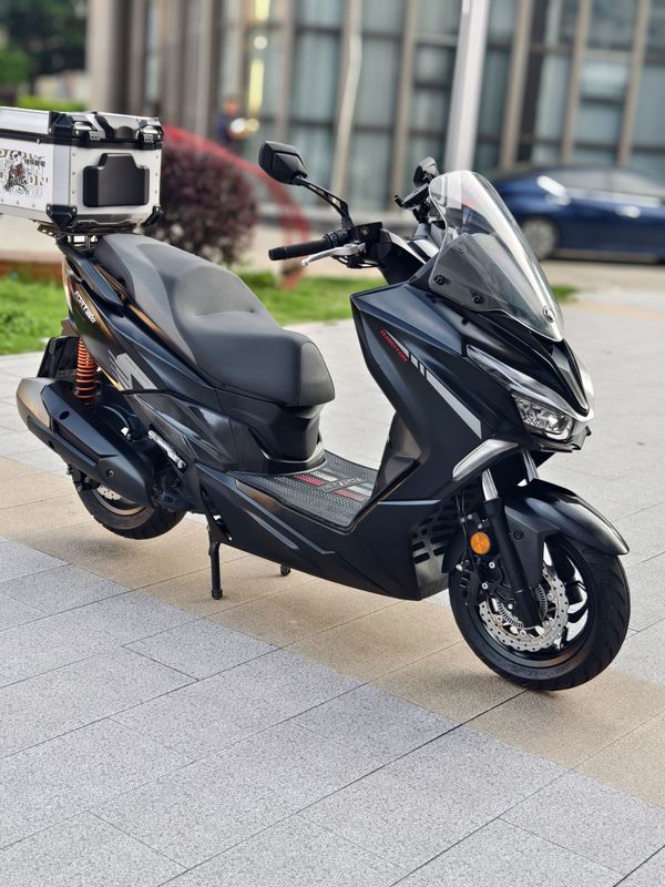 QJMOTOR 鸿250