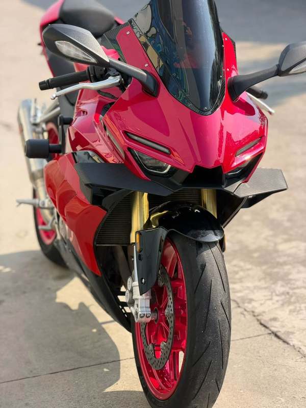 张雪机车 500RR