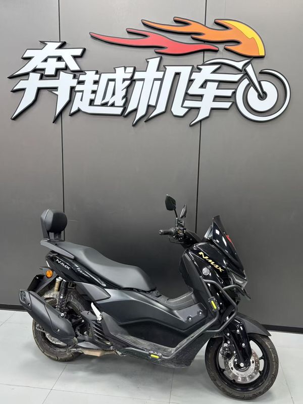 雅马哈 NMAX