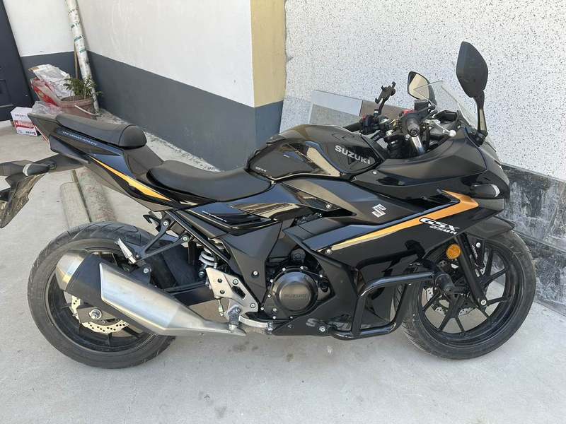 豪爵铃木 GSX250R