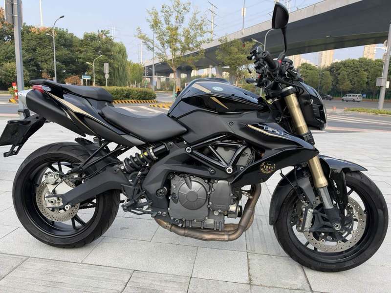 贝纳利 TNT600i