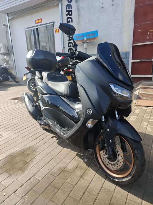雅马哈 NMAX