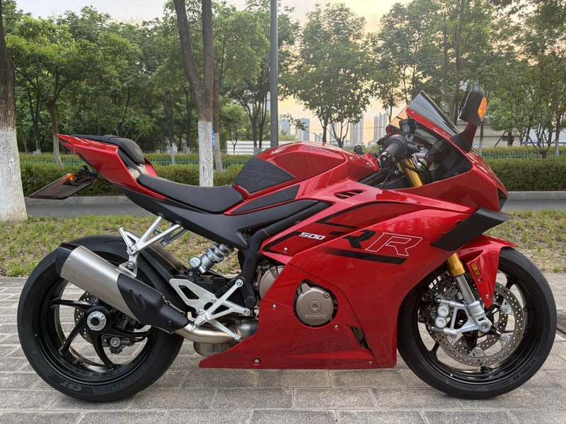 张雪机车 500RR