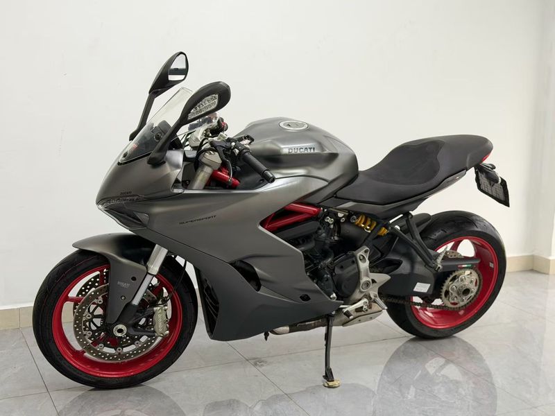 杜卡迪 SuperSport