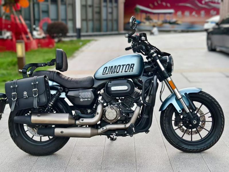 QJMOTOR 闪300S