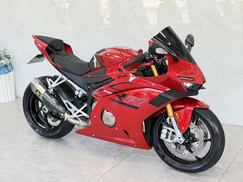 张雪机车 500RR