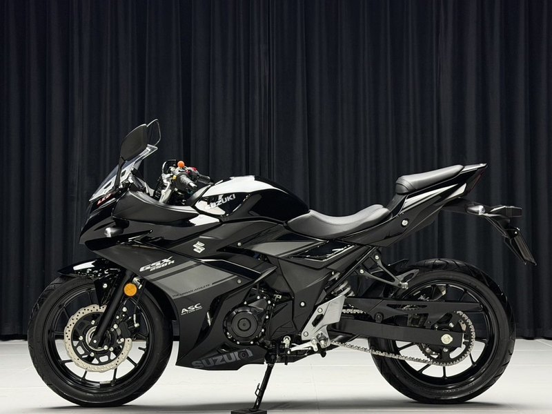 豪爵铃木 GSX250R