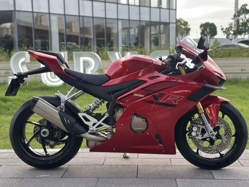 张雪机车 500RR
