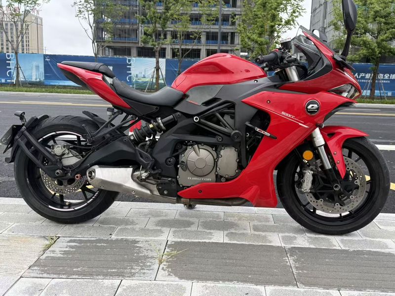 QJMOTOR 赛600