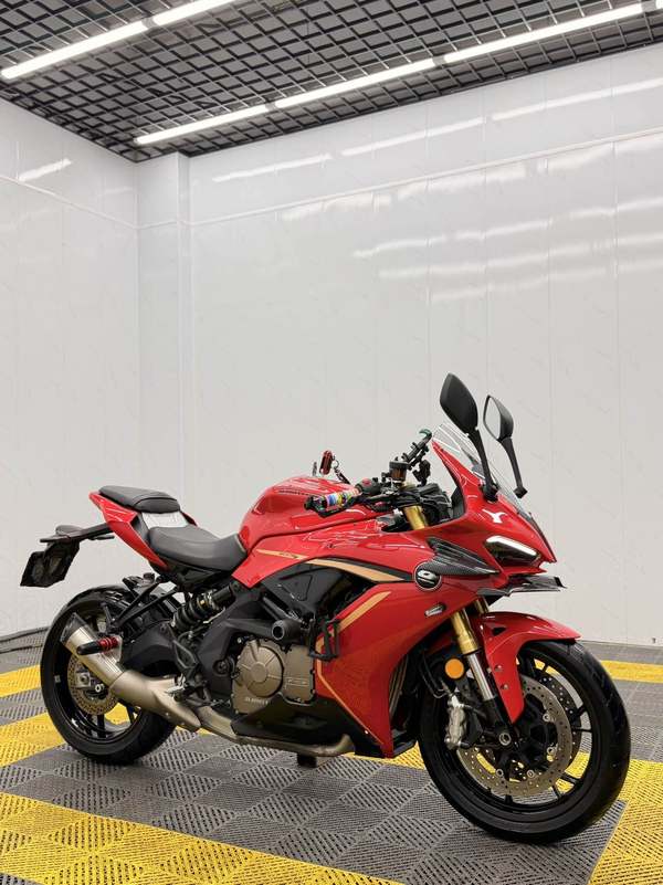QJMOTOR 赛600
