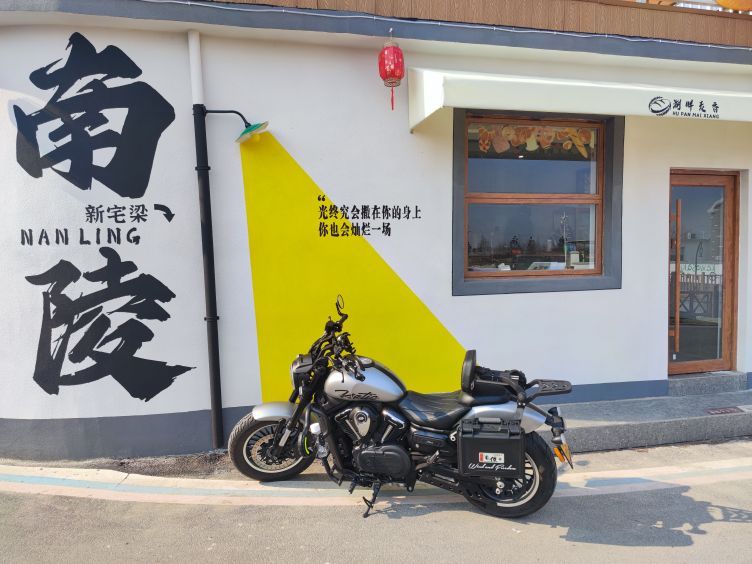 QJMOTOR 闪600