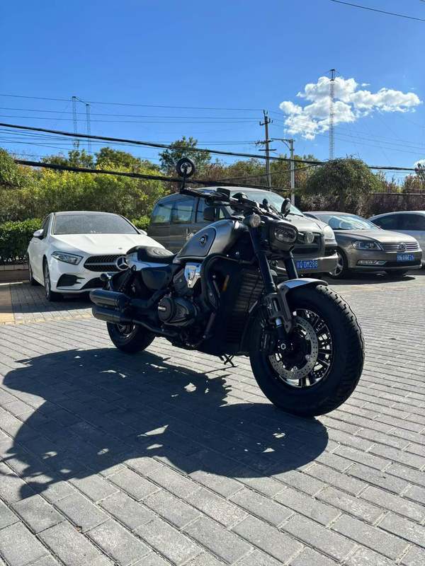 QJMOTOR 闪600