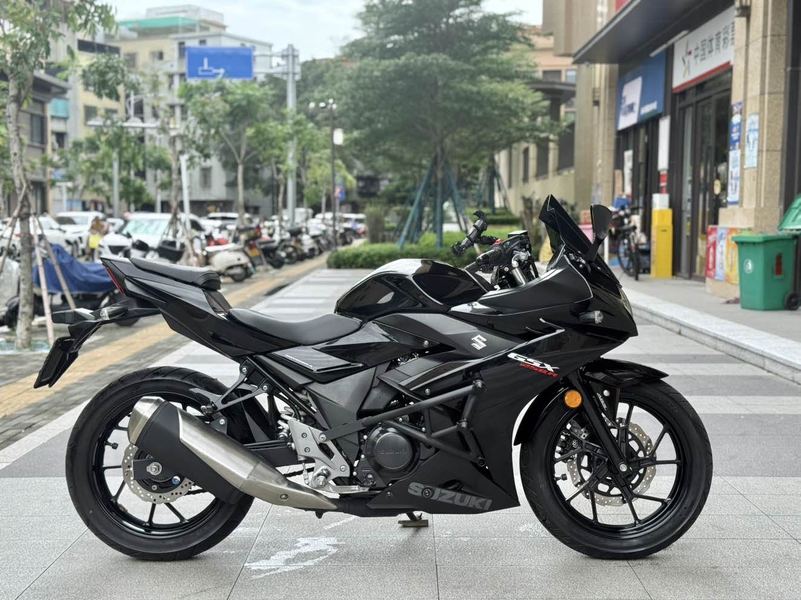 豪爵铃木 GSX250R