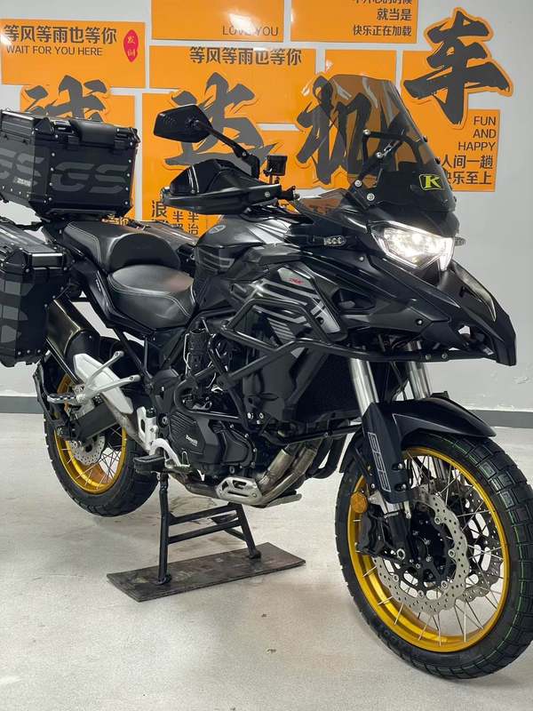贝纳利 TRK552