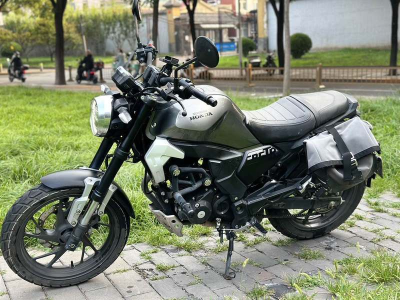 新大洲本田 CBF190TR