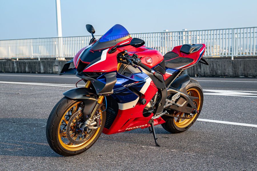 本田DREAMWING CBR 1000 RR-R