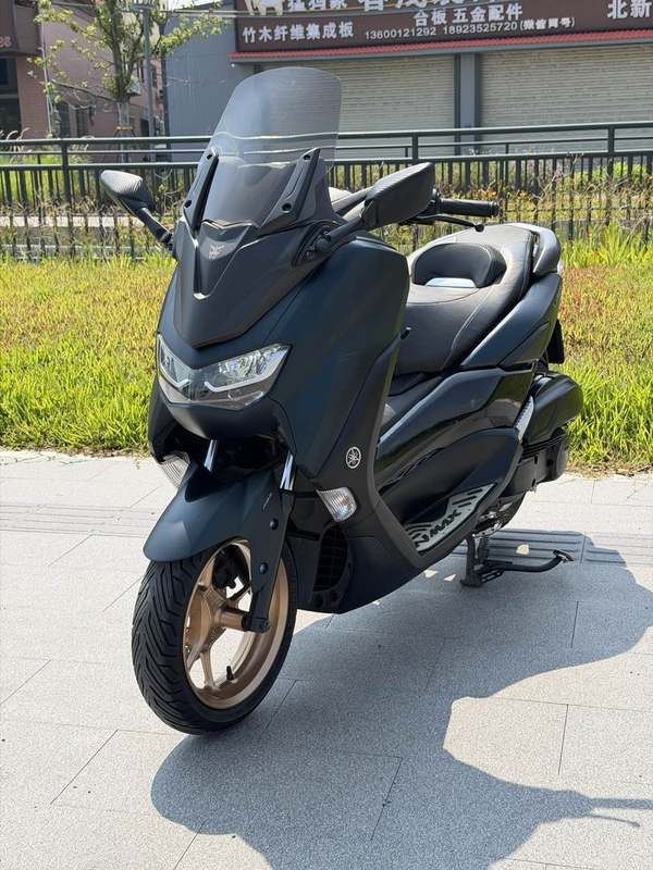 雅马哈 NMAX