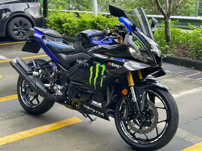 雅马哈 YZF-R3