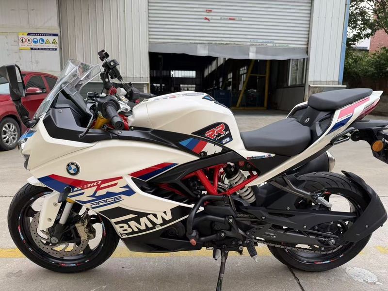 宝马 G 310 RR