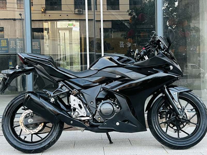 豪爵铃木 GSX250R