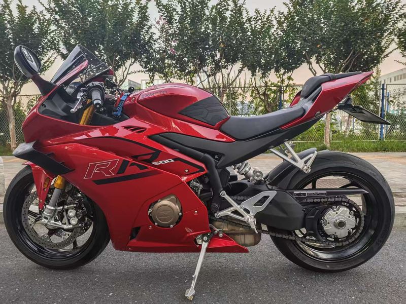 张雪机车 500RR